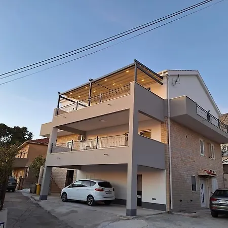 Ria Apartment