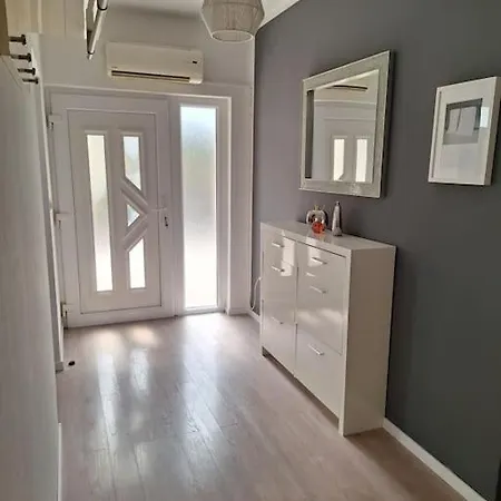 Apartment Ria Jesenice (Split-Dalmatia)